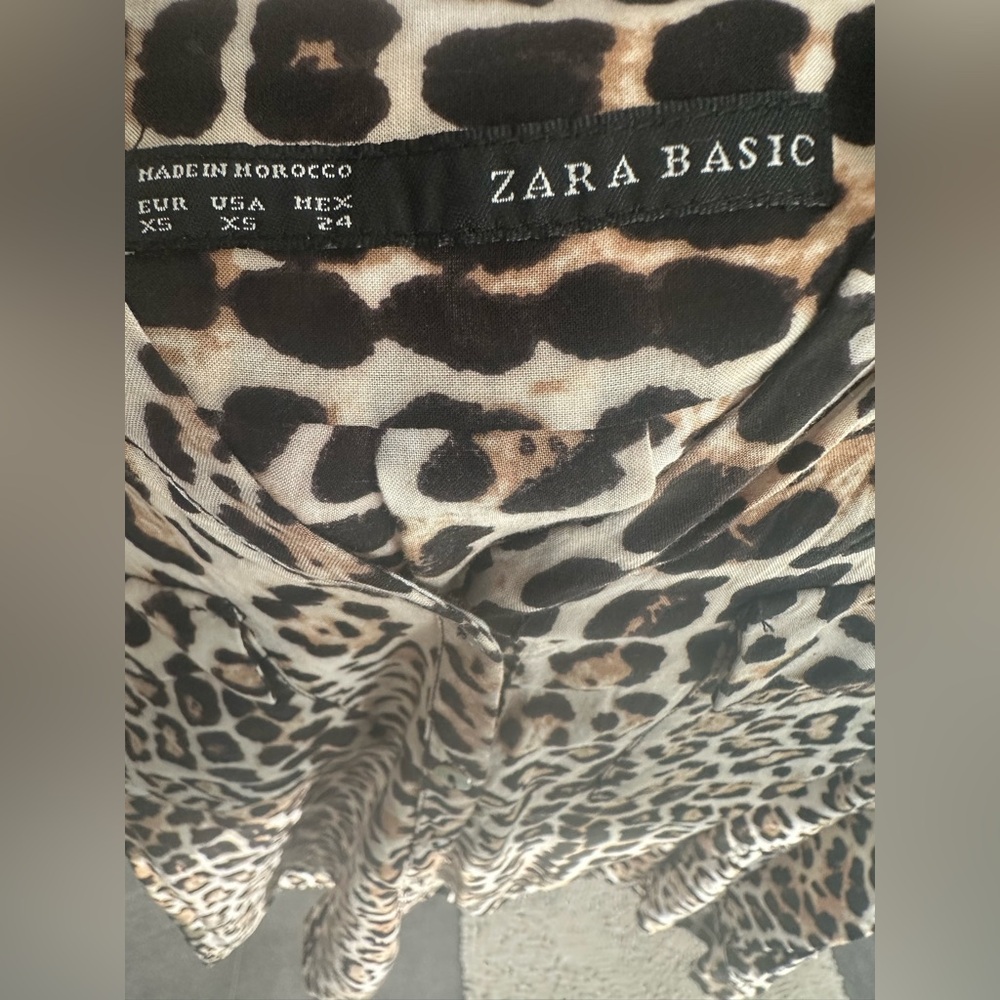 Zara button down leopard top - Picture 2 of 4